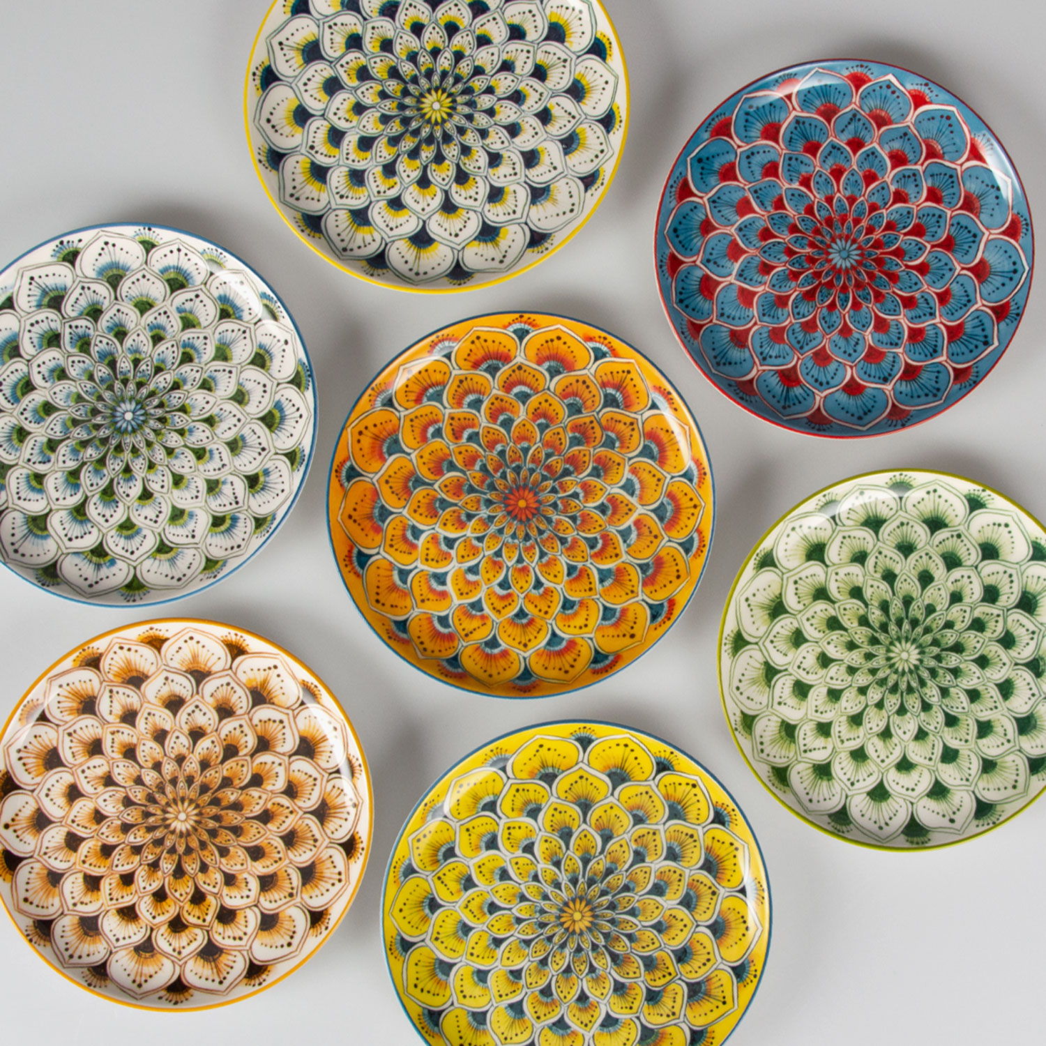piatti in ceramica, decoro pavone Keramikgeschirr, Pfauendekor ceramic plates, peacock decoration