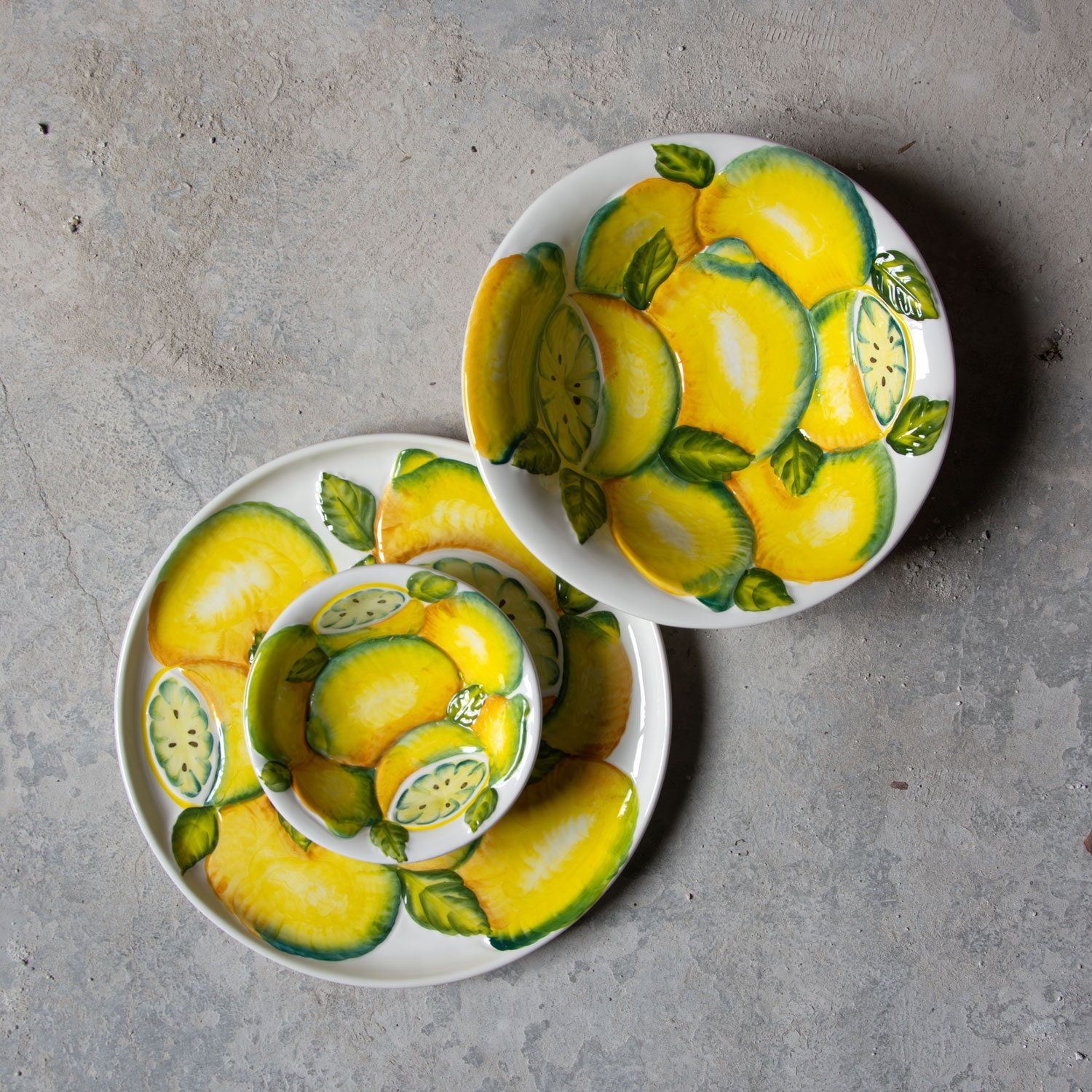 Ciotola in ceramica decorata con limoni in rilievo