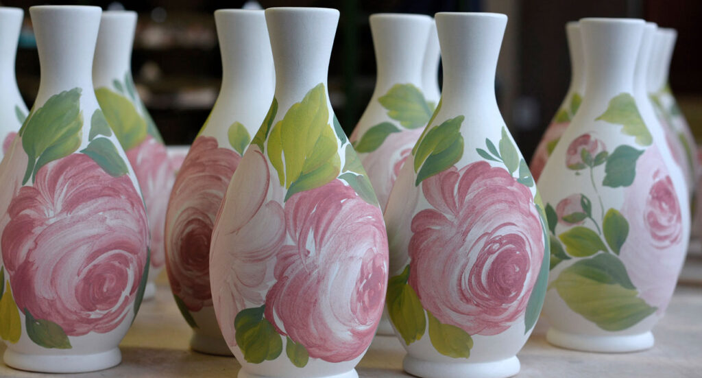 Italian Ceramics for Every Occasion: From Oil Bottles to Jars
